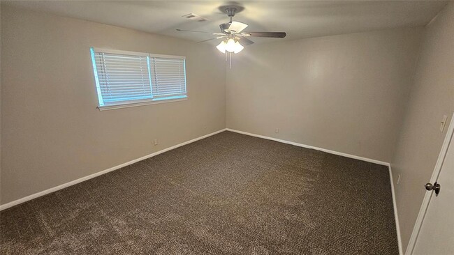 Building Photo - 7322 Ridge Oak Dr