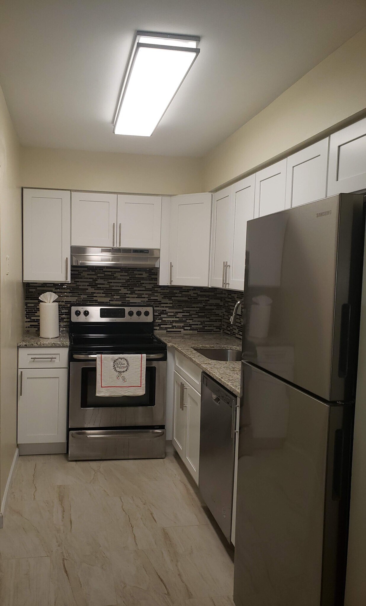 Kitchen - 1115 Thomas Rd