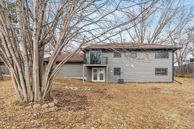 Building Photo - "Charming 4-Bedroom Home with Granite Elegance in Lino Lakes – 2584 Sq Ft of Comfort!"