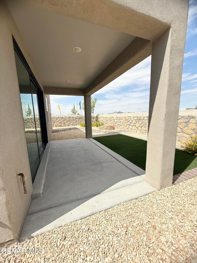 Building Photo - 257 Adamtowne Dr