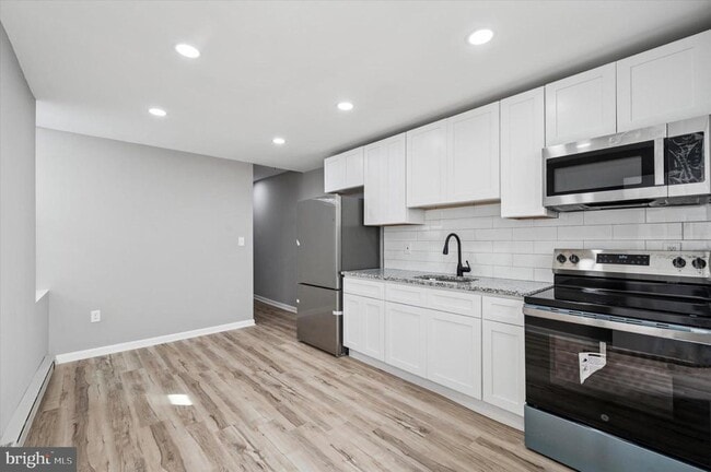 Building Photo - 1525 Morris St