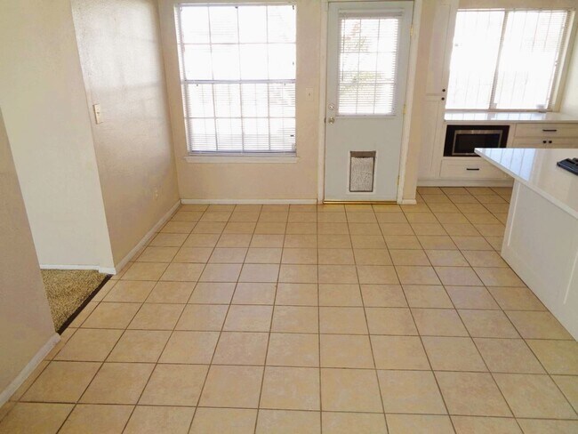 Building Photo - Exquisite Single Level Upper Valley Home With Refrigerated Air Located In Quiet Neighborhood