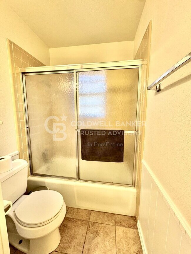 Building Photo - 4409 75th Dr
