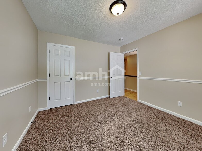 Building Photo - 5503 Pebble Garden Ct