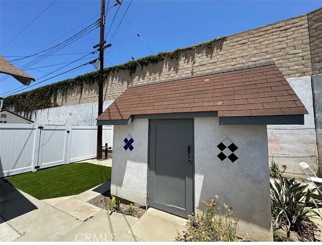 Building Photo - 6885 Shoshonee Way