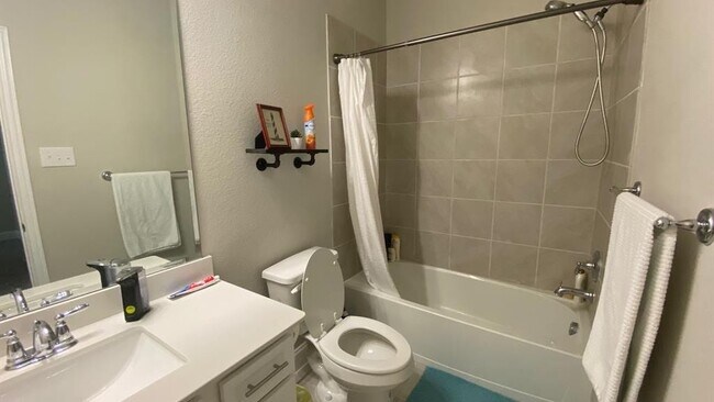 Building Photo - 2008 Naples Dr