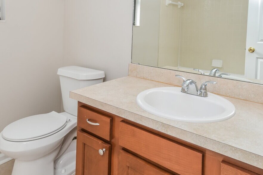 Building Photo - 8850 Cherry Hill Dr