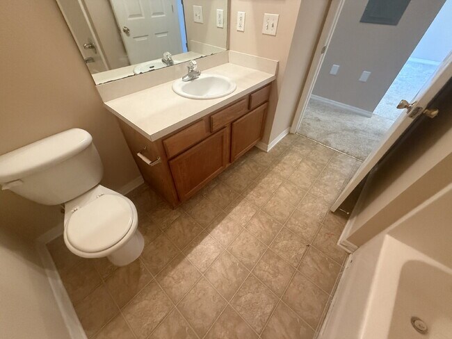 Building Photo - FOR RENT:  3 BEDROOM 2 BATHROOM CONDO LOCATED IN TIMBER RUN