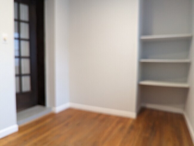 Building Photo - 5650 N Spaulding Ave