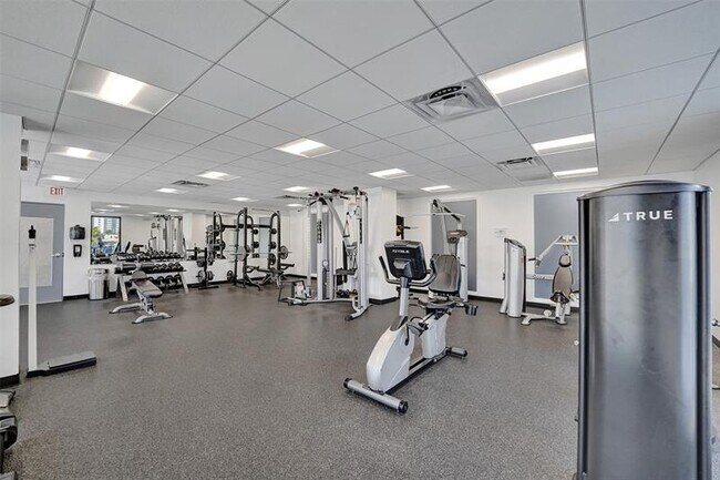 Building Photo - 3015 N Ocean Blvd