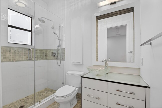 Building Photo - 17921 Villa Club Way