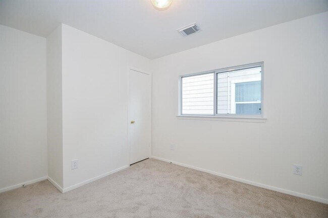 Building Photo - 20638 Patriot Park Ln
