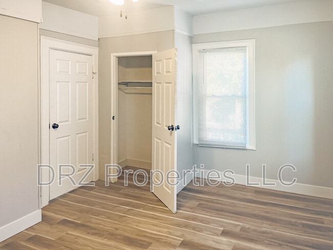 Building Photo - 1104 3rd St NW
