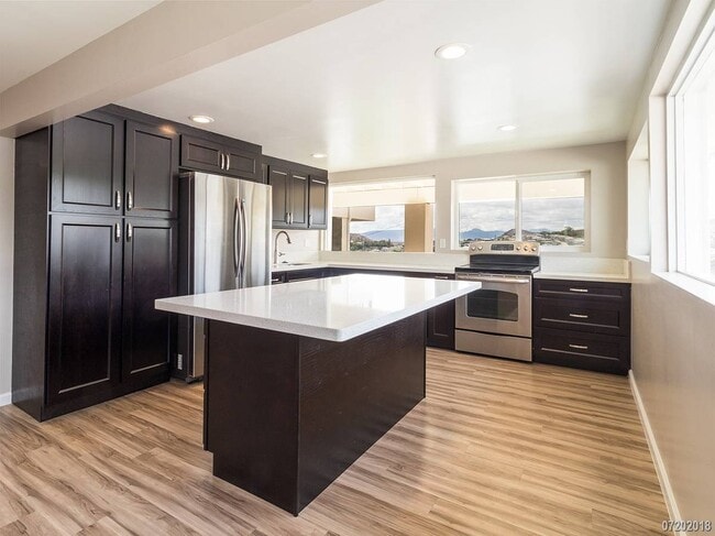 Building Photo - Moanalua Gardens 2BR/1.5Ba w/ 2 Parking