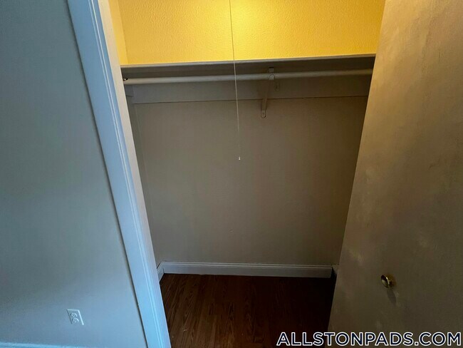 Building Photo - 90 Gardner St