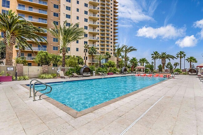 Building Photo - Designer Furnished Beauty at One Las Vegas!