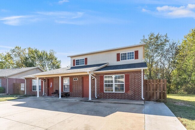 Building Photo - 3503 SW Victoria Pl