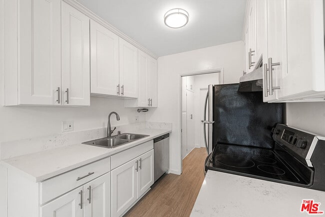 Building Photo - 1433 Brockton Ave