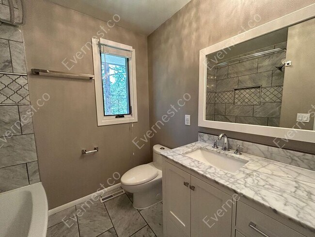 Building Photo - 4891 W Chippewa Dr