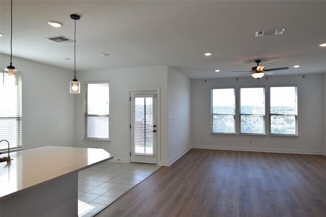 Building Photo - 22212 Coyote Cave Trl