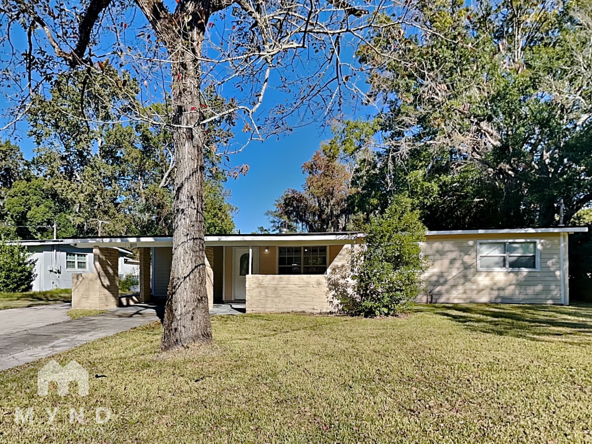 Building Photo - 1033 Busac Ave