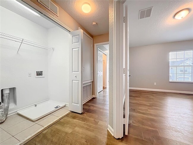 Building Photo - 1017 Enclair St