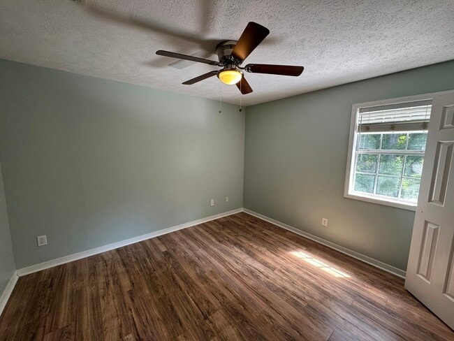 Building Photo - 1215 Arbor Hill Dr