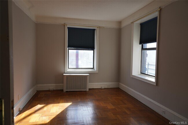Building Photo - 50-05-50-43 43rd Ave