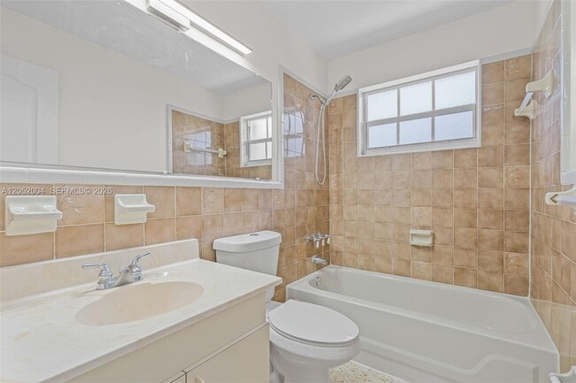 Building Photo - 1333 W 37th St