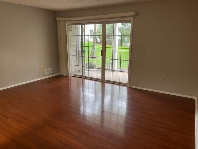 Building Photo - 27 Lindsey Ct