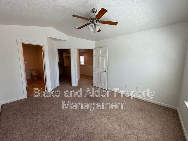 Building Photo - 347 Norway St NE