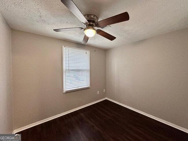 Building Photo - 1719 Cumberland Valley Dr SE