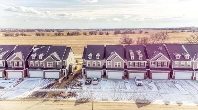 Building Photo - 5956 Hawkweed Dr