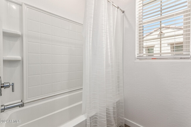 Building Photo - 4077 S Sabrina Dr