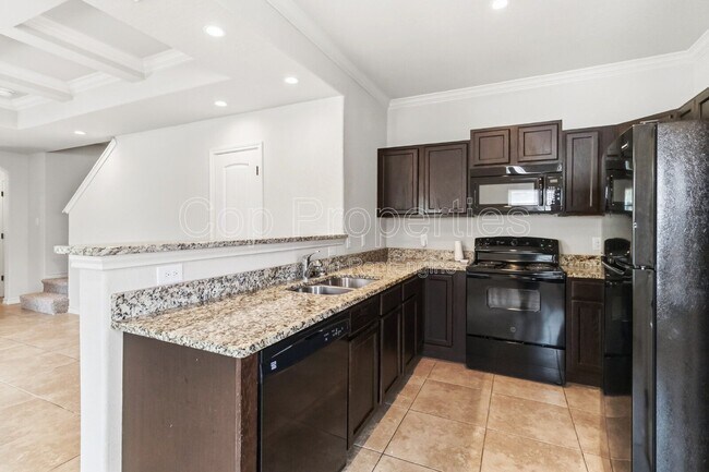 Building Photo - 7102 Micayla Cv