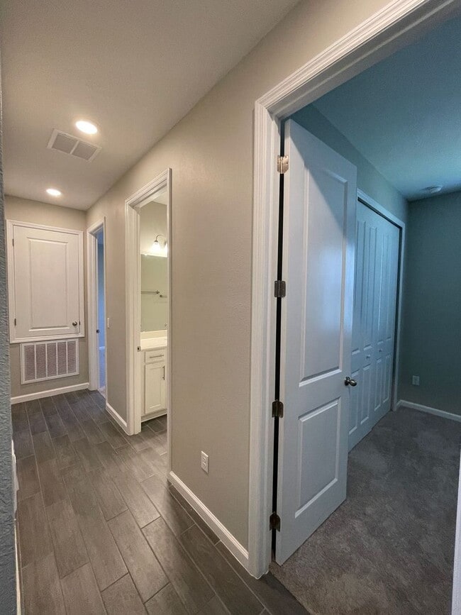 Building Photo - Move-In Special! Get 50% off your 2nd mont...