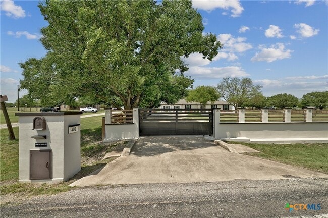 Building Photo - 401 Co Rd 368