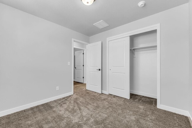 Building Photo - 3062 S 2425 W