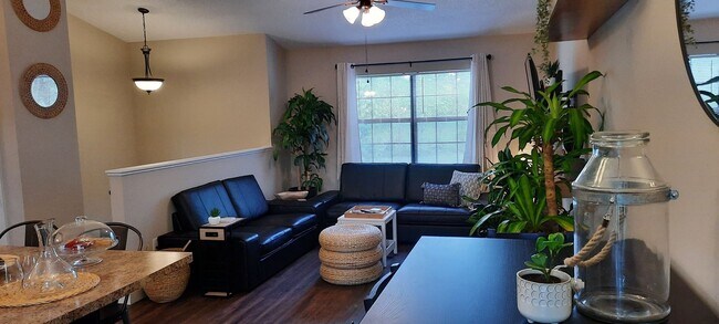 Building Photo - 112 Kings Mountain Ct