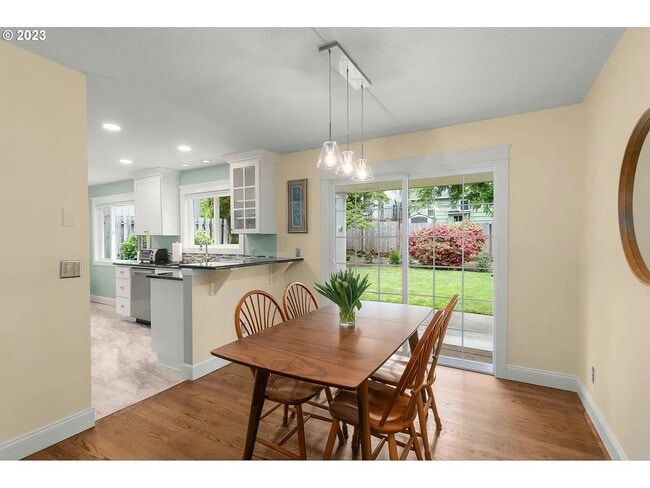 Building Photo - 8550 SW 10th Ave