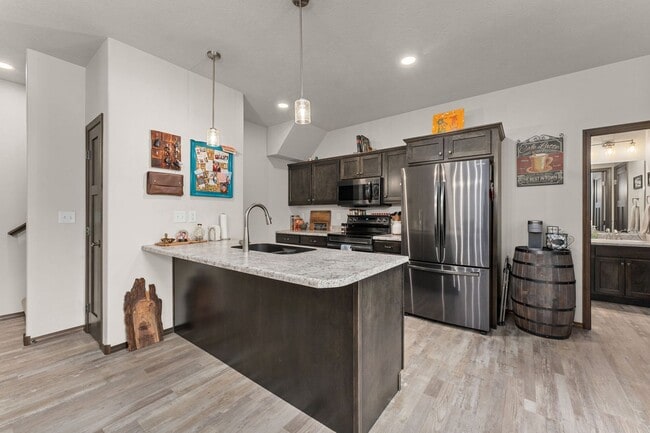 Building Photo - 4500 E Whisper Ridge Pl