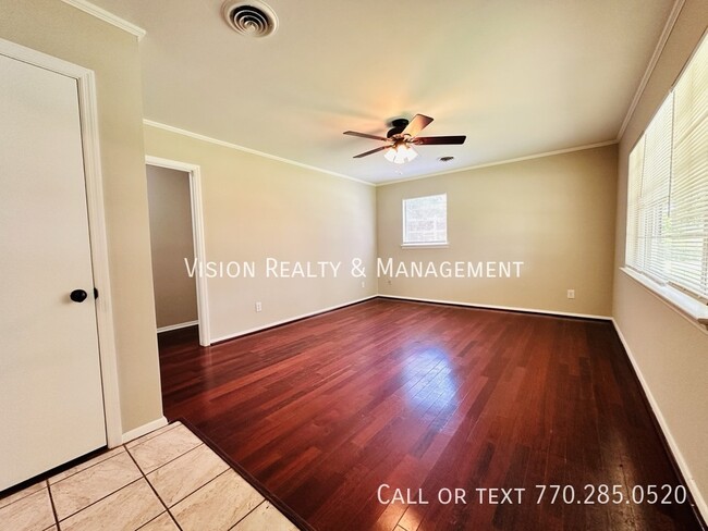 Building Photo - 1153 Karen Rd