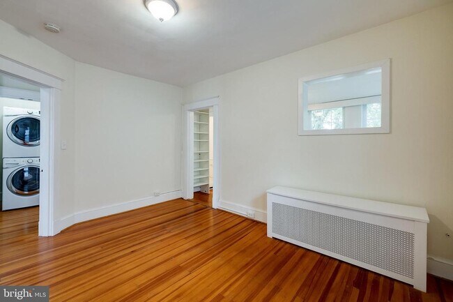Building Photo - 4209 Ellicott St NW