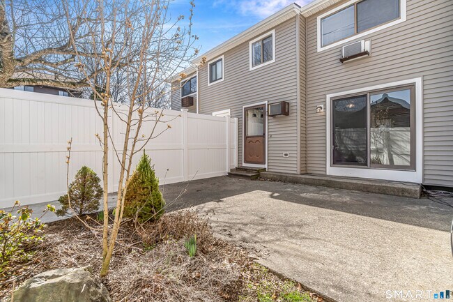 Building Photo - 20 Trolley Cir