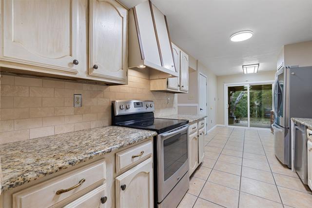 Building Photo - 5588 Squires Dr