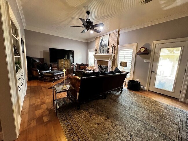 Building Photo - 37 Lafayette Pl