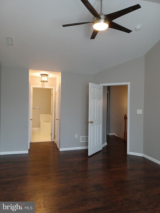 Building Photo - 197 Westbrook Dr