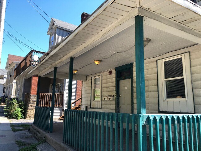 Primary Photo - 698/700 Willey Street