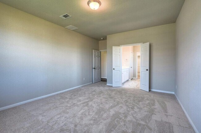 Building Photo - 2642 Blue Abbot Dr