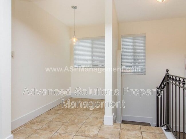 Building Photo - 765 Jepson Ave